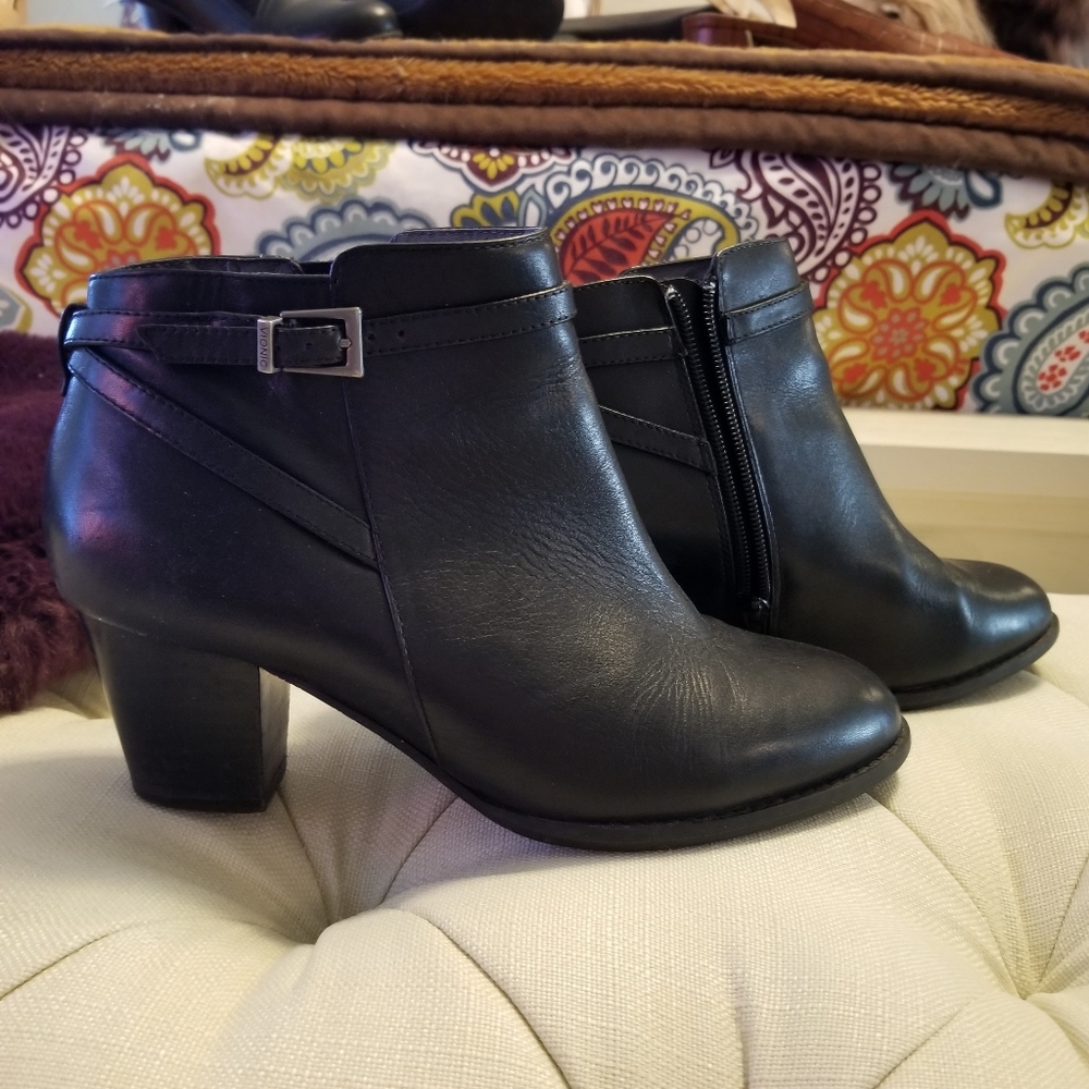 Vionic Boots